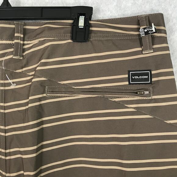 Volcom Shorts Mens Size 40 Hybrid Chino Surf‎ Turf Water Repellant Board Unlined - Picture 11 of 15
